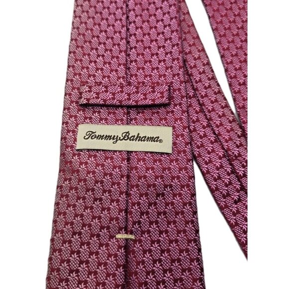 Tommy Bahama Pink Pineapple All Over Print Hand Sewn 100% Silk Men's Tie Necktie - Picture 7 of 8